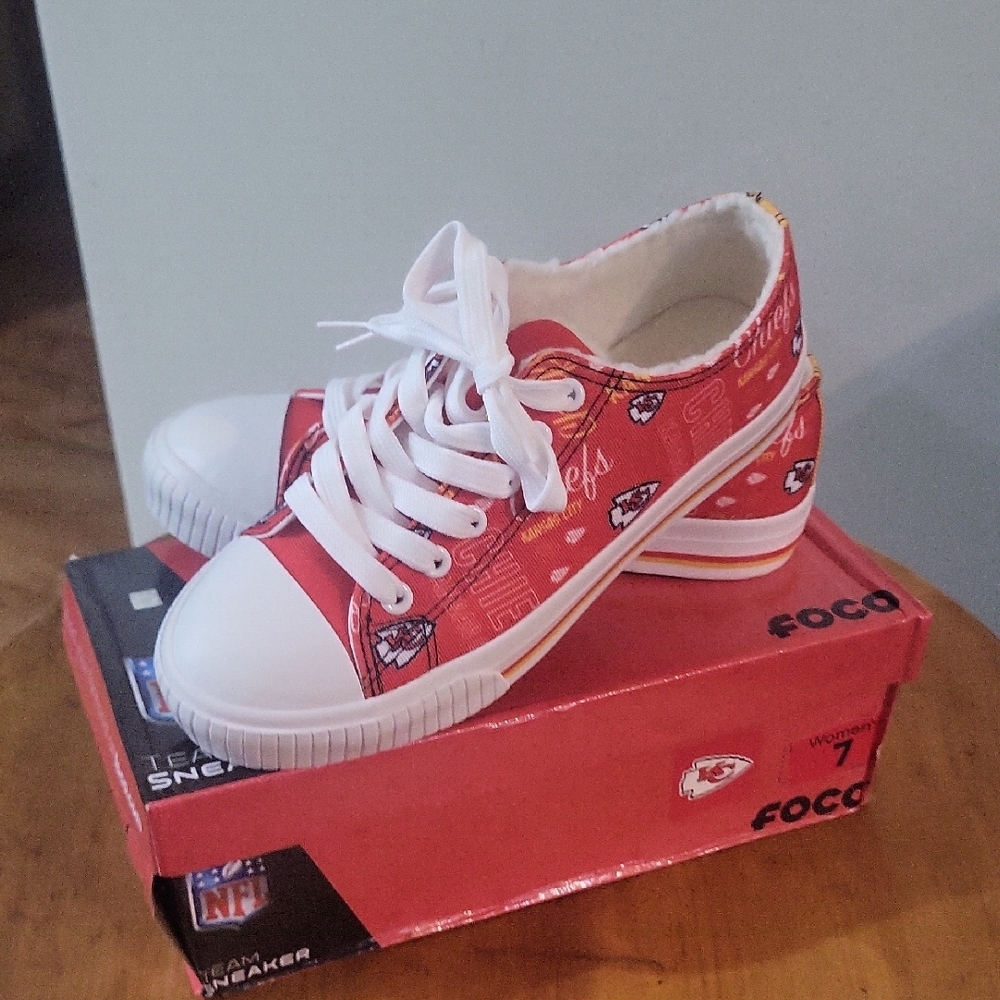 Womens Fur Lined Kansas City Chiefs Canvas Sneakers Size 7